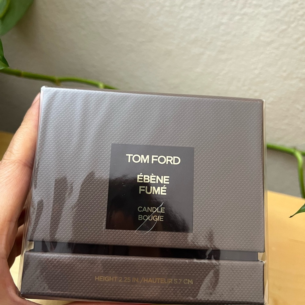 NIB Tom Ford ÉBÈNE FUMÉ CANDLE 5.7cm - Picture 7 of 8